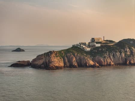 Lost Villa. Huanglong Island Lighthouse Hotel